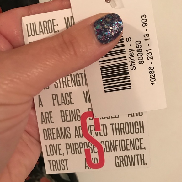 Lularoe Small NWT Black Floral Shirley Kimono - Picture 3 of 4